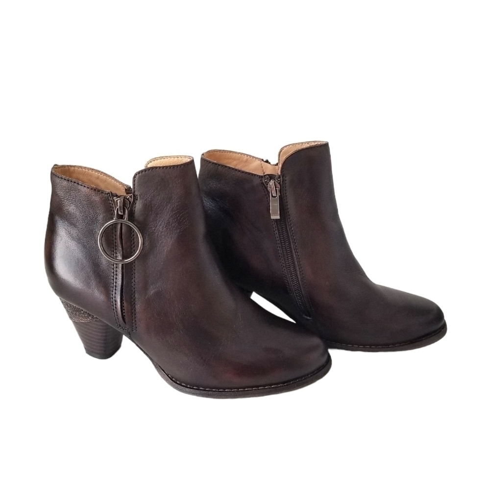 Boutique by Corkys McCain Ankle Boot Brown, Size 8